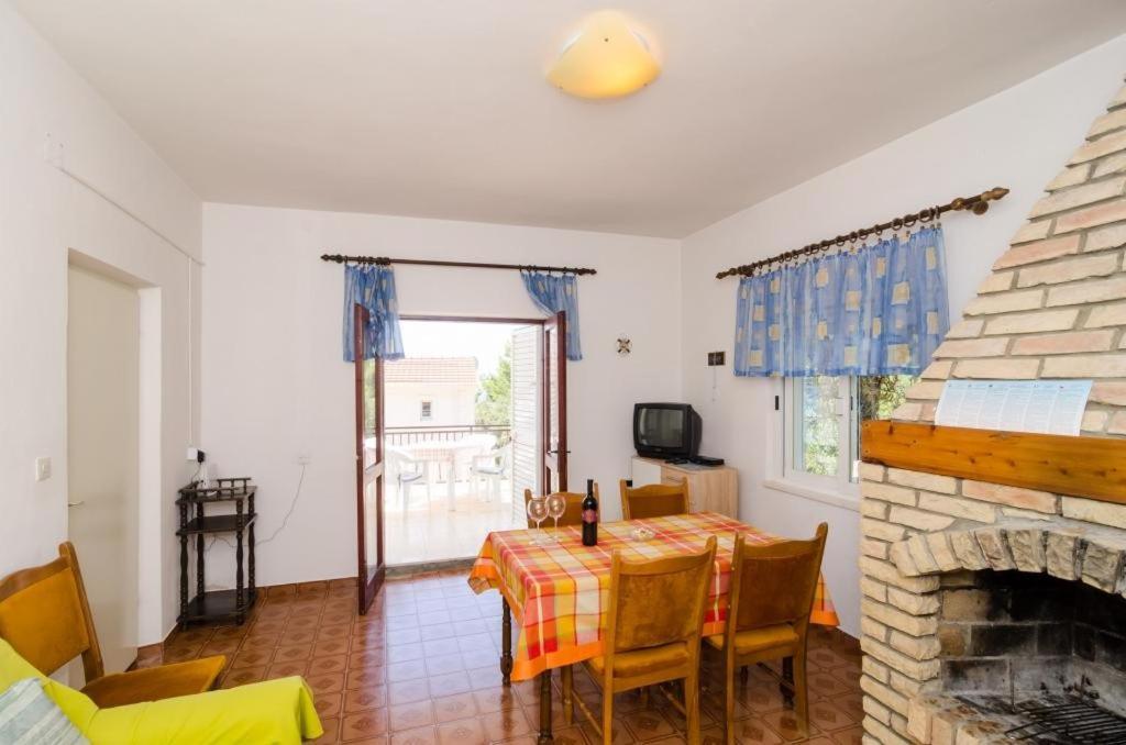 Potomje Holiday Home Blue Vineyard מראה חיצוני תמונה
